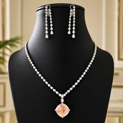 Elegant Diamond and Kunzite Jewelry Set in White Gold