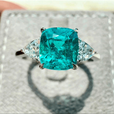 Exquisite Paraiba Tourmaline and Diamond Ring in 18K White Gold